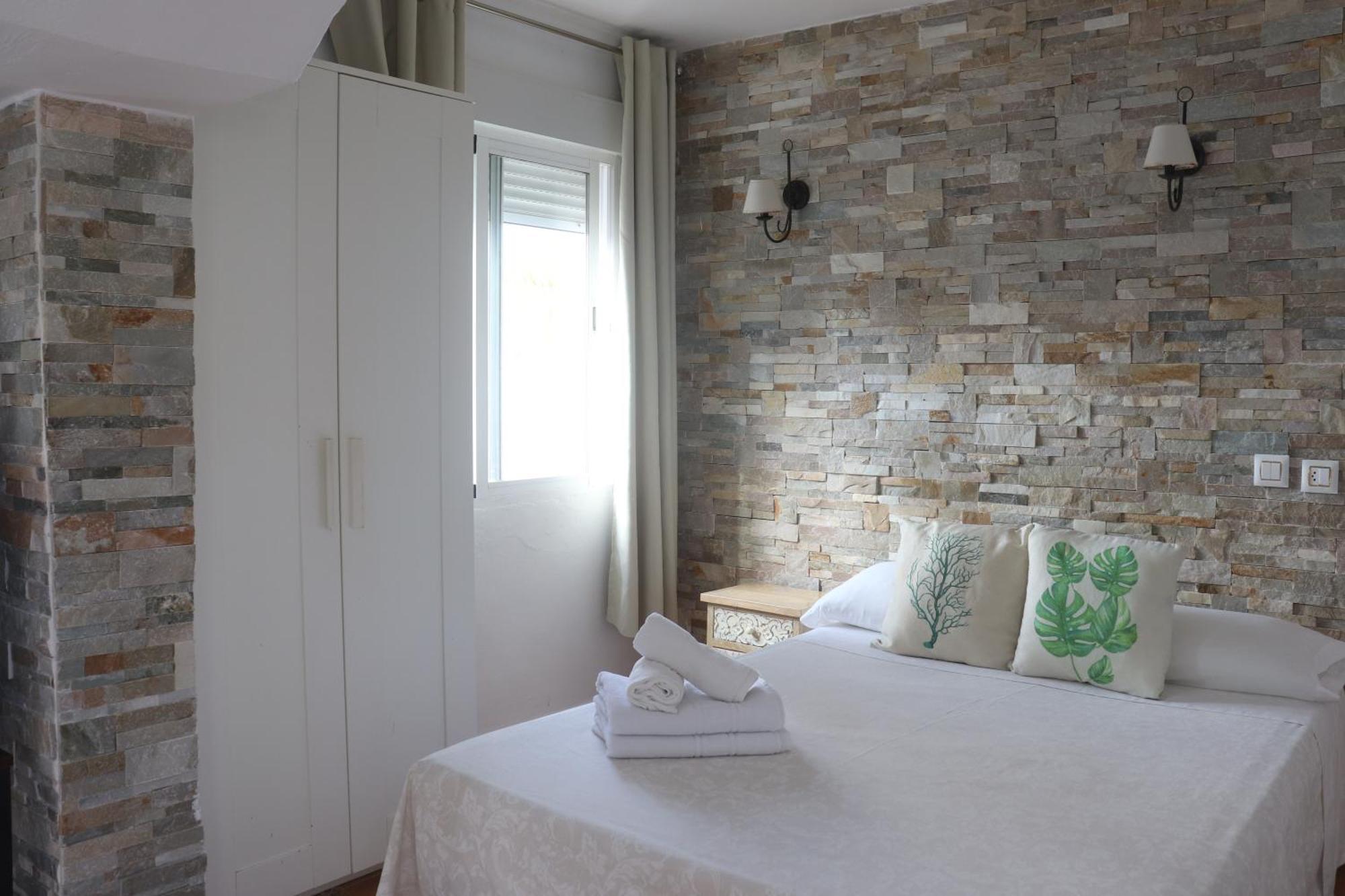 Hostal La Paloma I Calpe Exterior photo